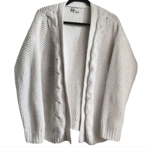Hollister Sweaters - HOLLISTER Cardigan